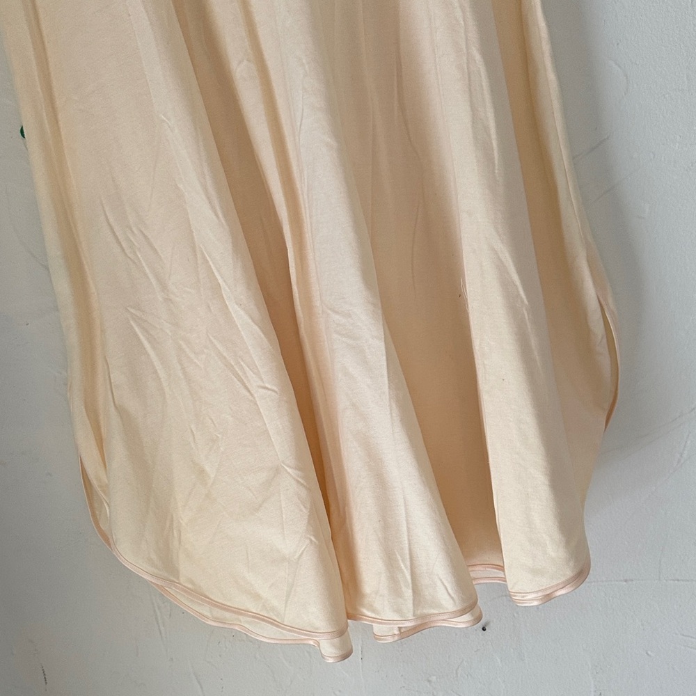 Hanro of Switzerland Cream nightgown with silk Button-Front details size Small - Picture 6 of 9